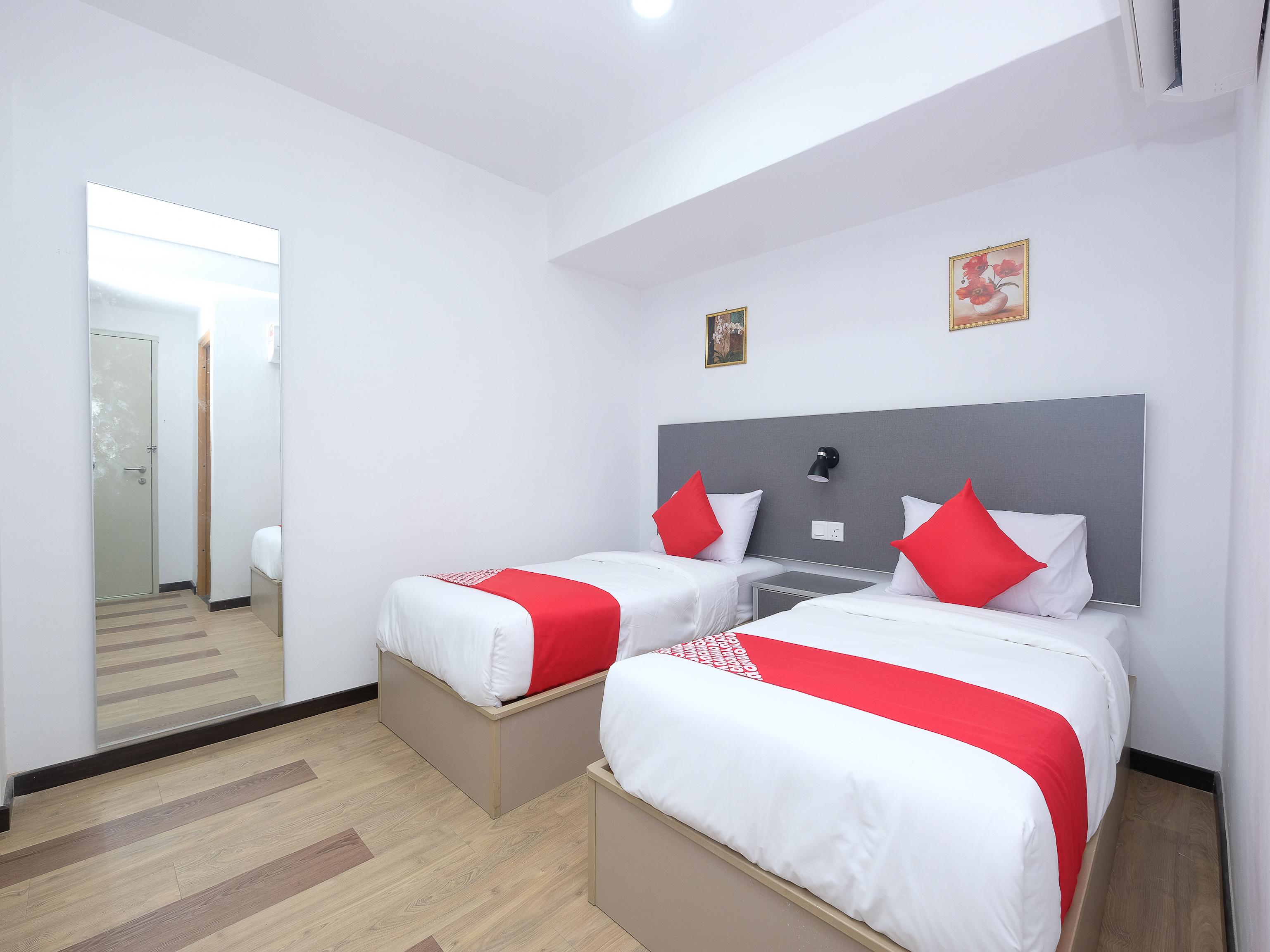 Oyo 44043 First Garden Hotel Куантан Экстерьер фото