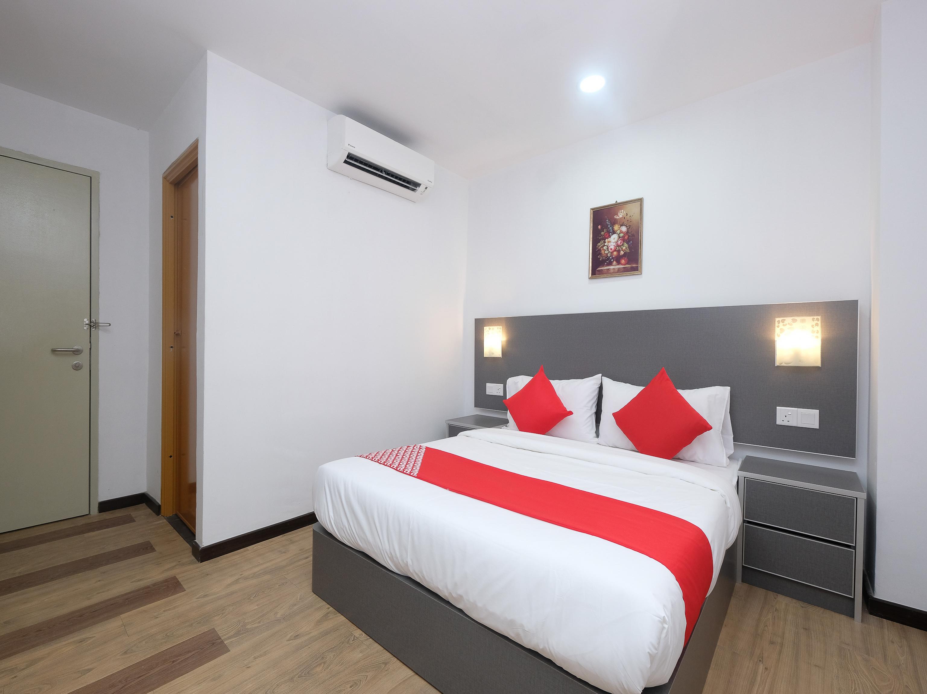 Oyo 44043 First Garden Hotel Куантан Экстерьер фото