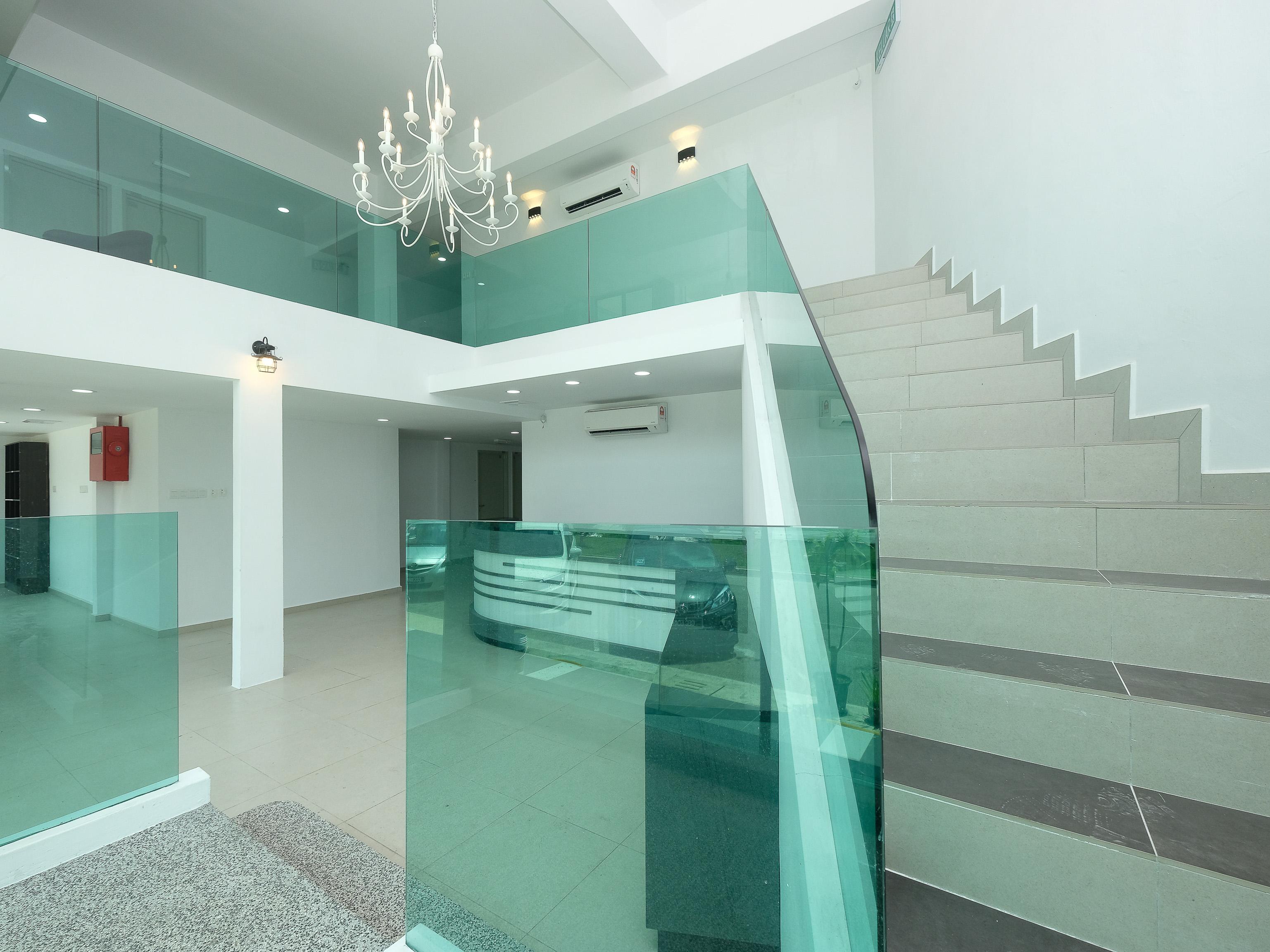 Oyo 44043 First Garden Hotel Куантан Экстерьер фото