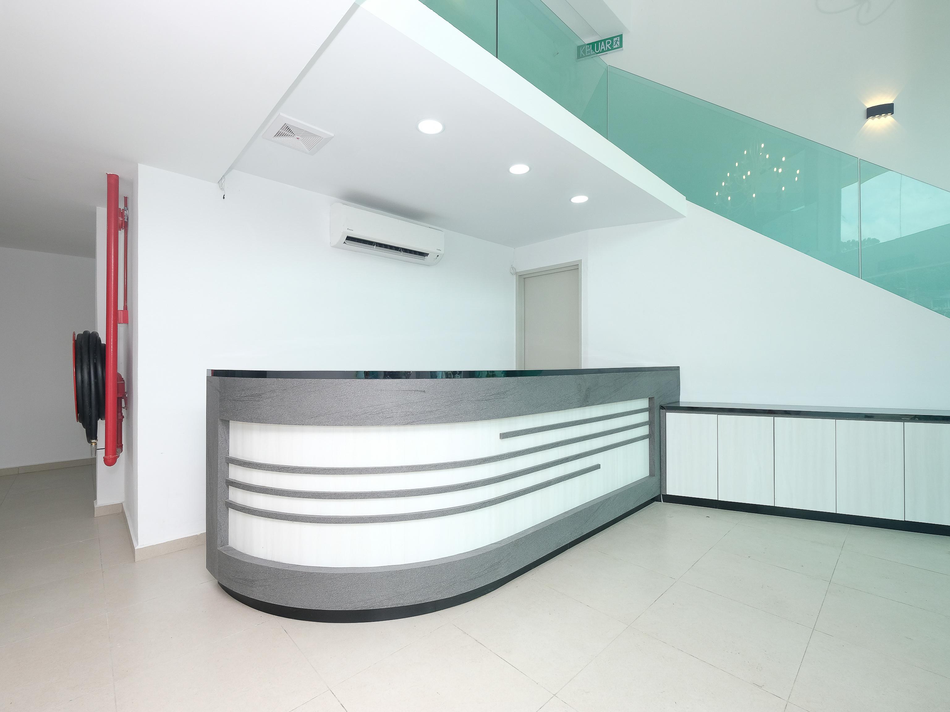 Oyo 44043 First Garden Hotel Куантан Экстерьер фото
