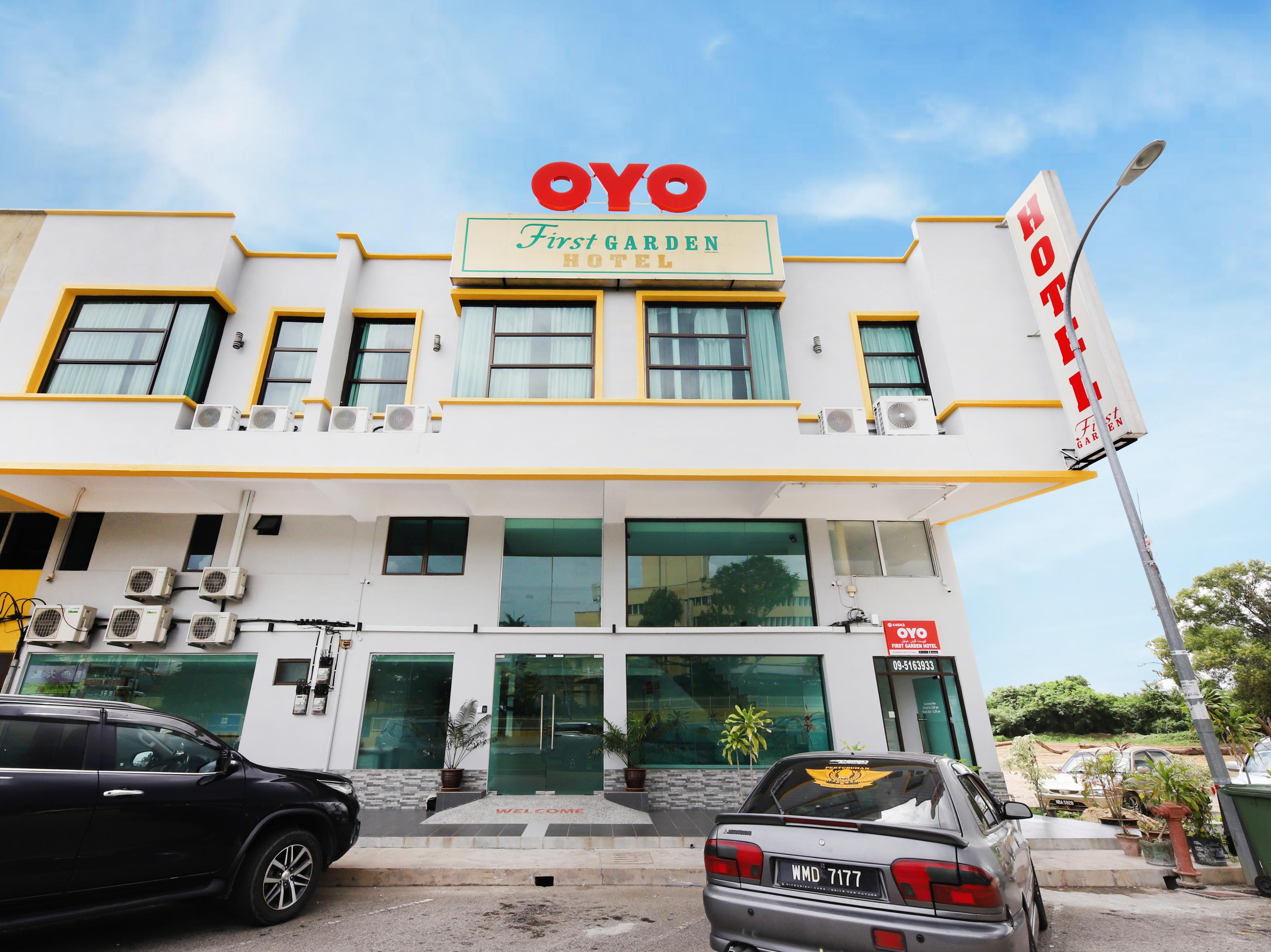 Oyo 44043 First Garden Hotel Куантан Экстерьер фото